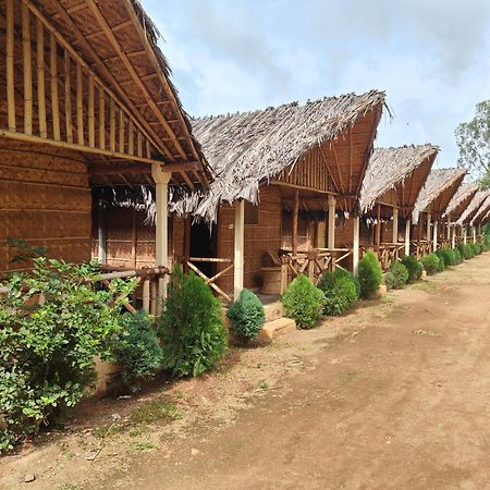 Hotel Lazy Panda Hampi Exterior foto