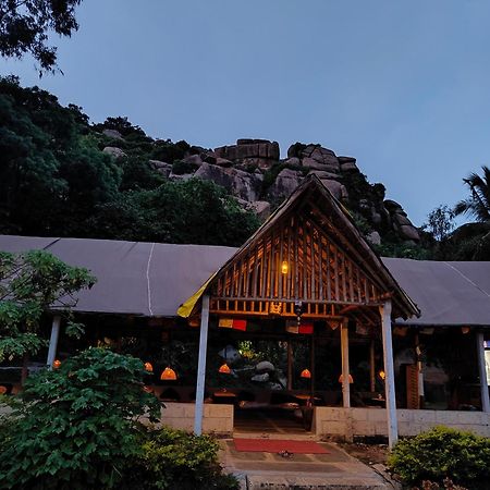 Hotel Lazy Panda Hampi Exterior foto
