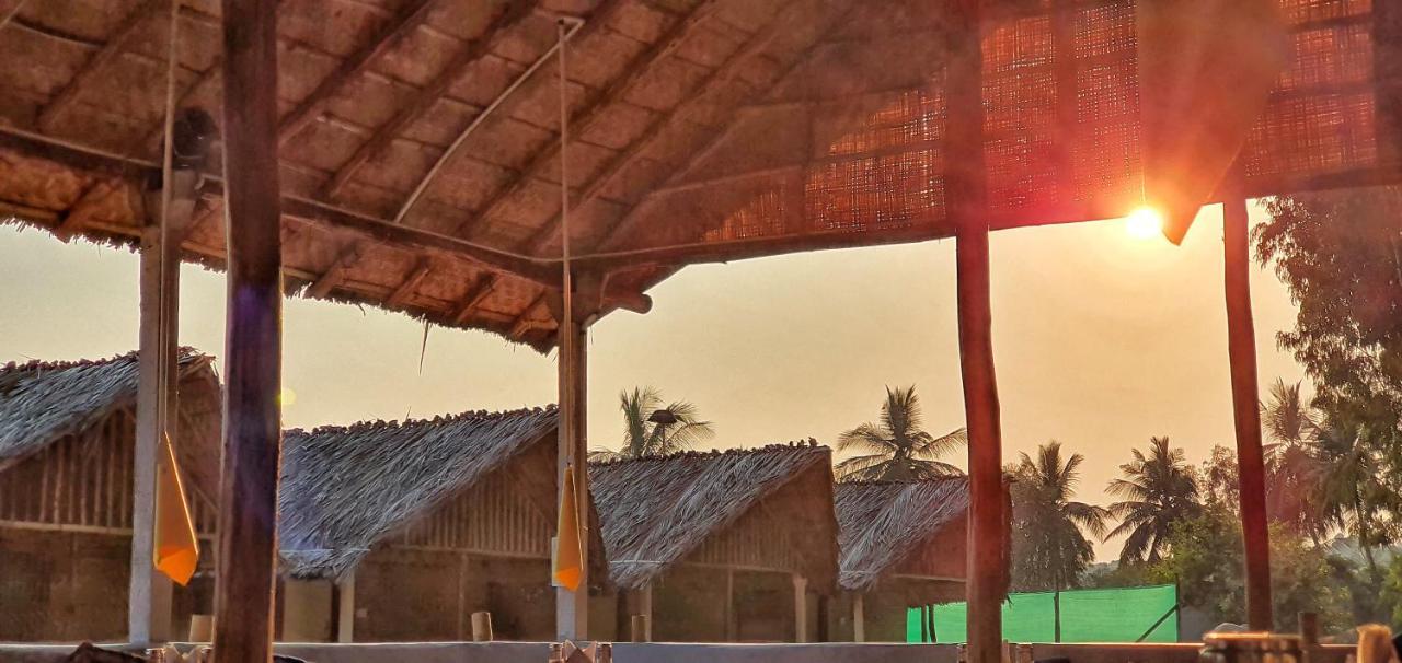 Hotel Lazy Panda Hampi Exterior foto