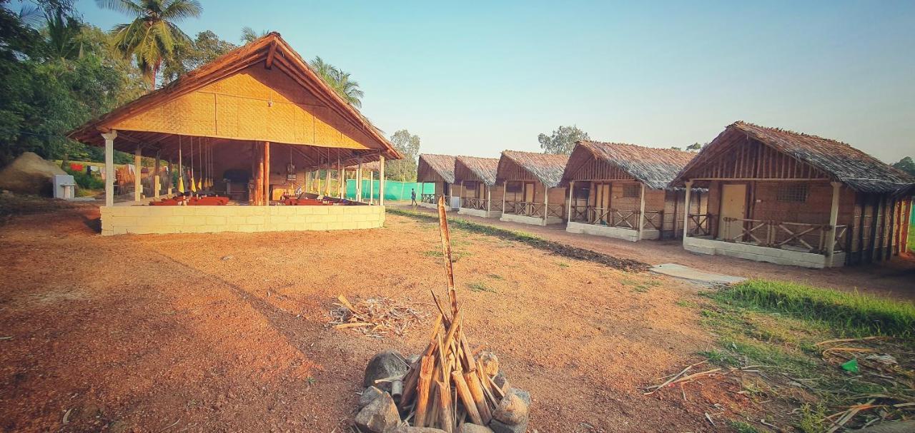 Hotel Lazy Panda Hampi Exterior foto