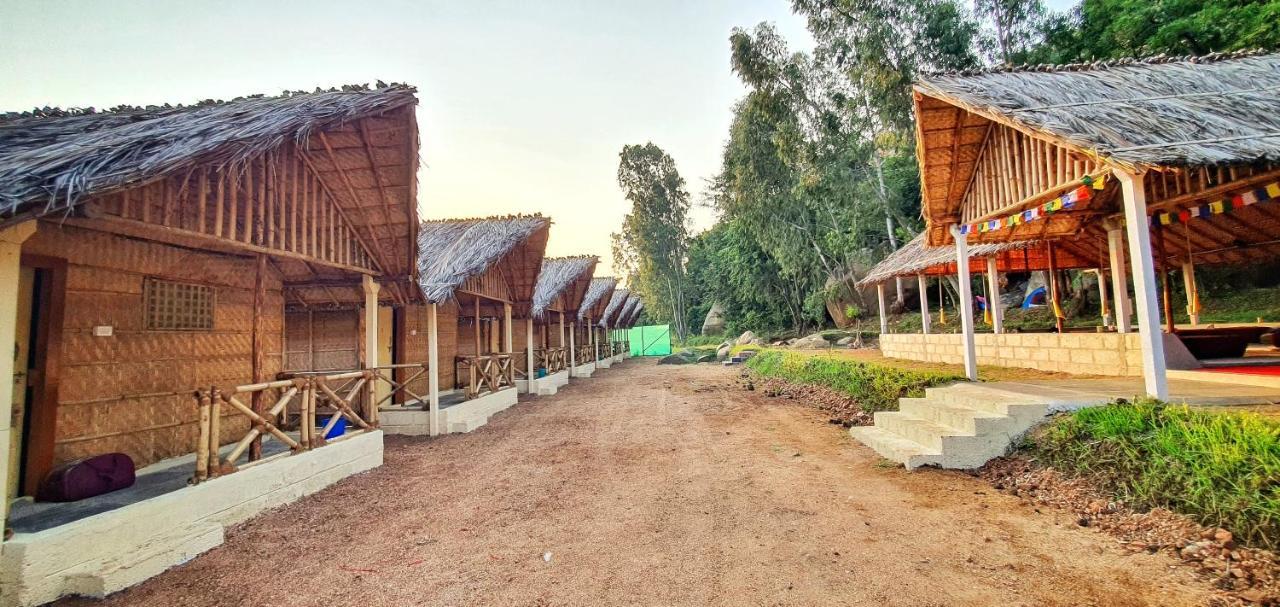 Hotel Lazy Panda Hampi Exterior foto