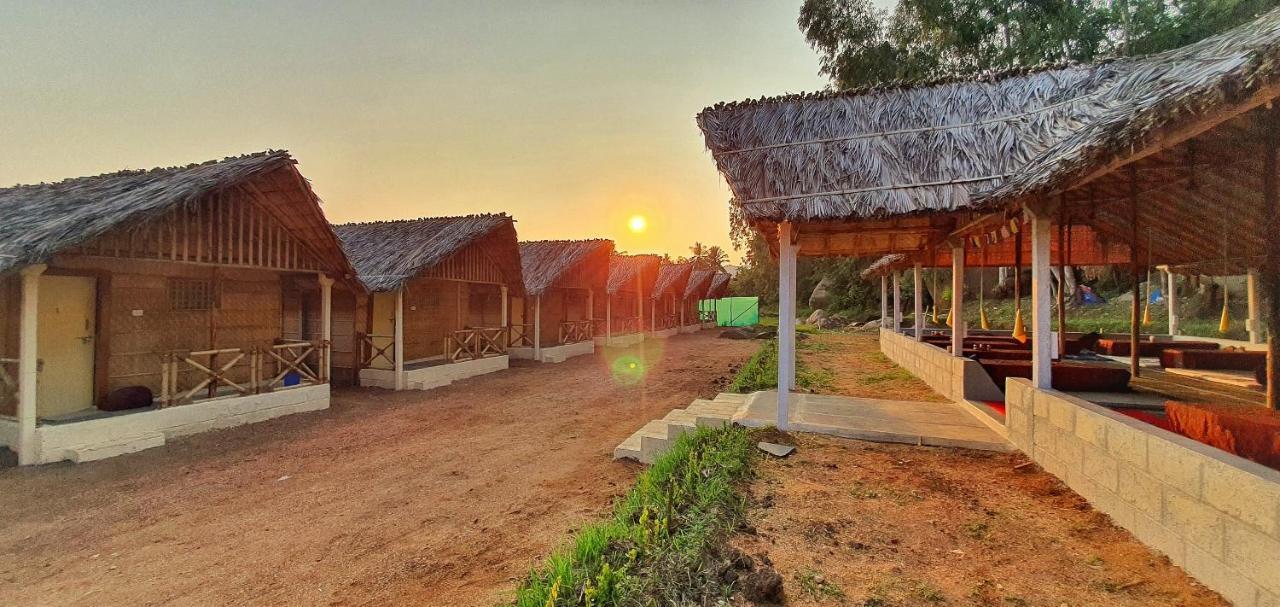 Hotel Lazy Panda Hampi Exterior foto