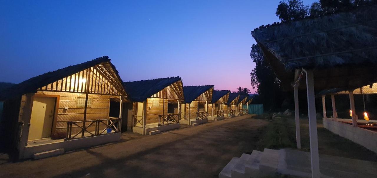 Hotel Lazy Panda Hampi Exterior foto