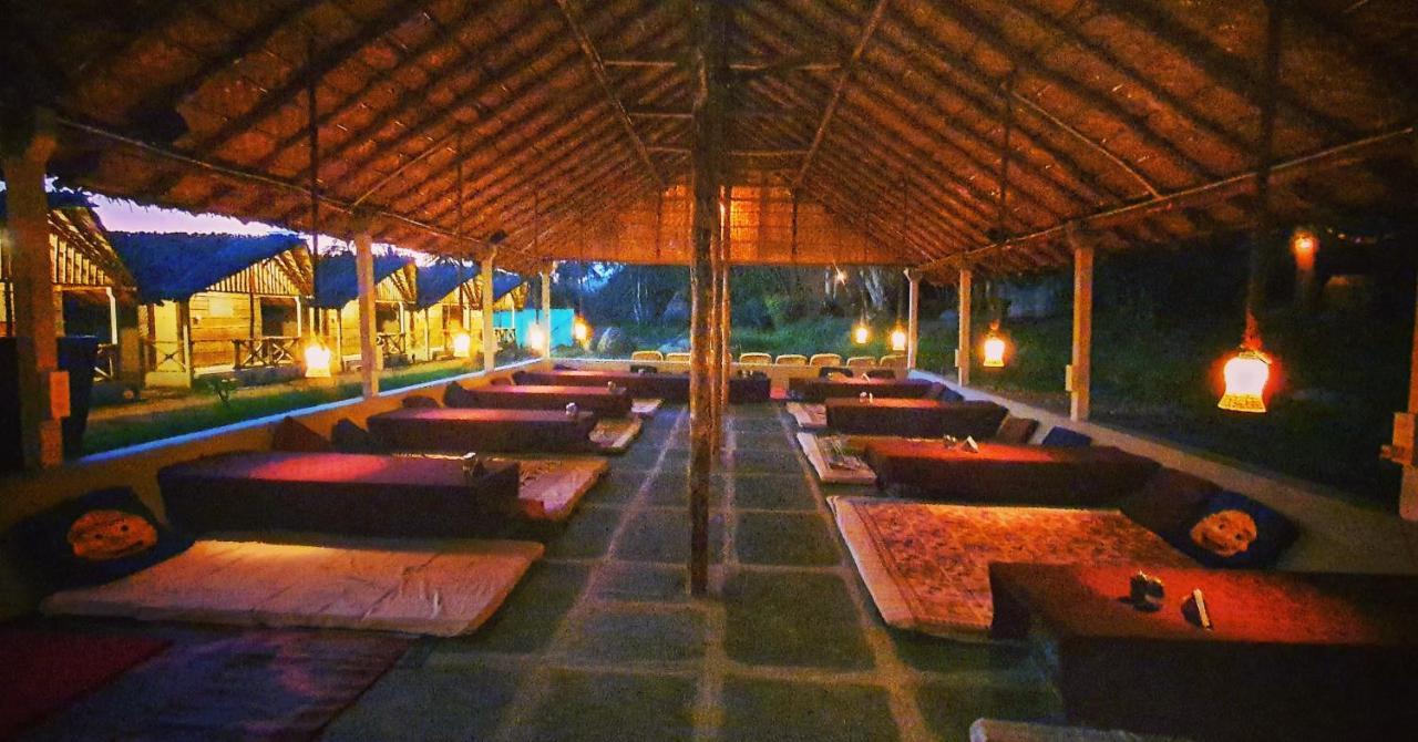 Hotel Lazy Panda Hampi Exterior foto