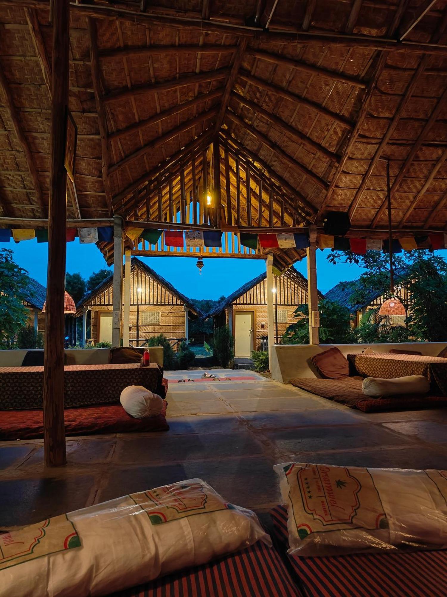 Hotel Lazy Panda Hampi Exterior foto